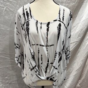 Chic Monochrome Blouse